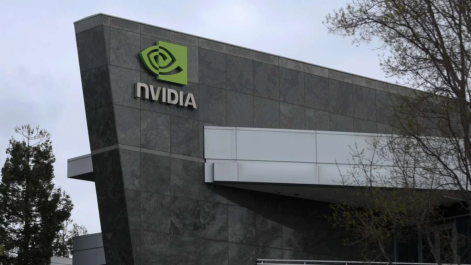 NVIDIA инвестирует $30 млрд в OpenAI вместо обещанных $100 млрд
