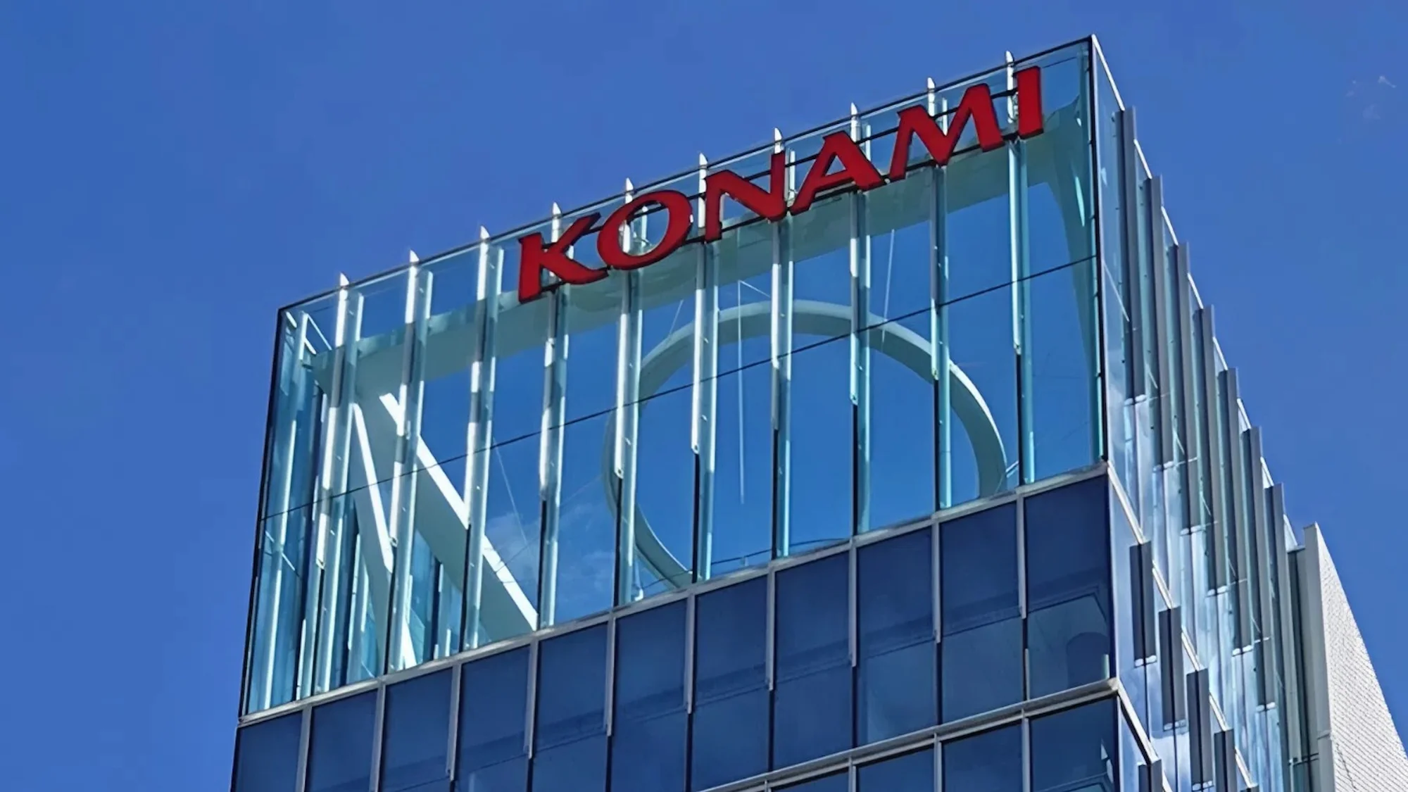 Konami повысила стартовые зарплаты почти на 30%: компания усиливает кадровую политику после успешных релизов