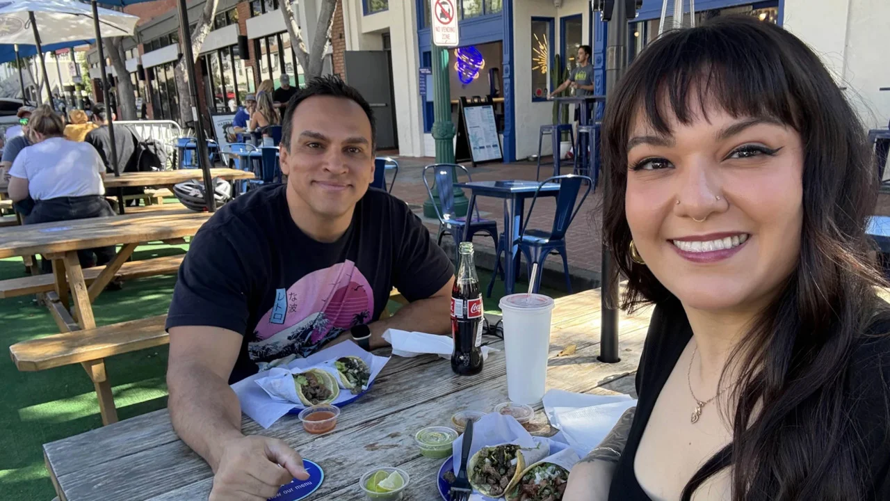 Квентин Кобб и Элейн Гомез.