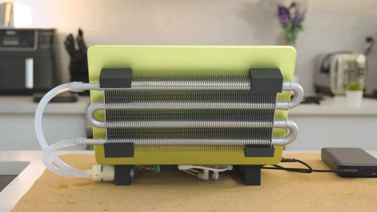 MacBook Neo разогнали водяным охлаждением