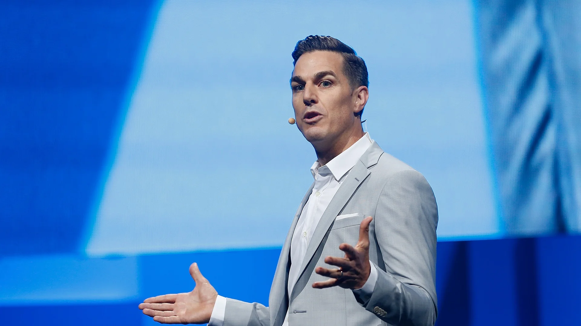 Глава EA Эндрю Уилсон: ИИ не отнимает работу у разработчиков